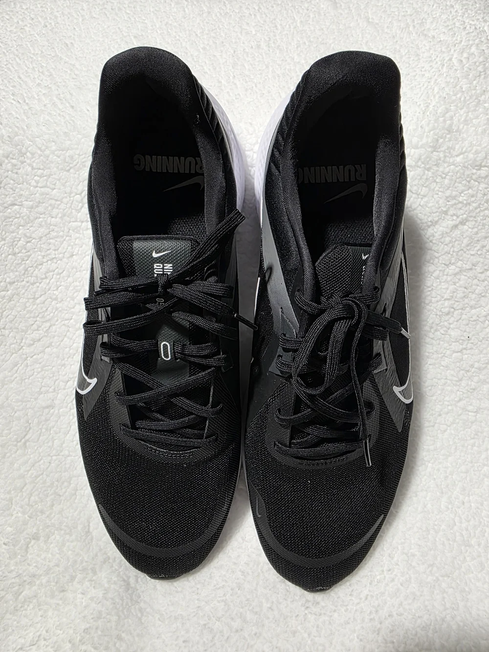 Nike Quest 5 Men’s Black and White Athletic Running Shoes
